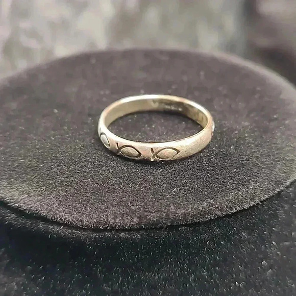 Sterling silver Jesus loves me band ring size 6 - Picture 2 of 2